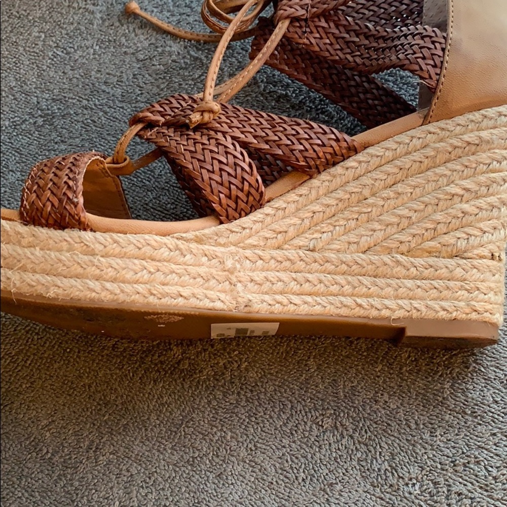 Shoes - Picture 4 of 7